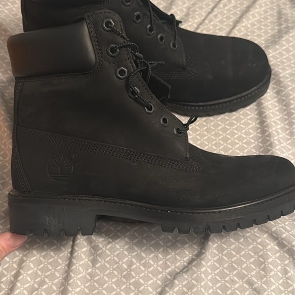 Timberland 6” waterproof size 8 men’s/10 women’s - Black - Picture 2 of 5